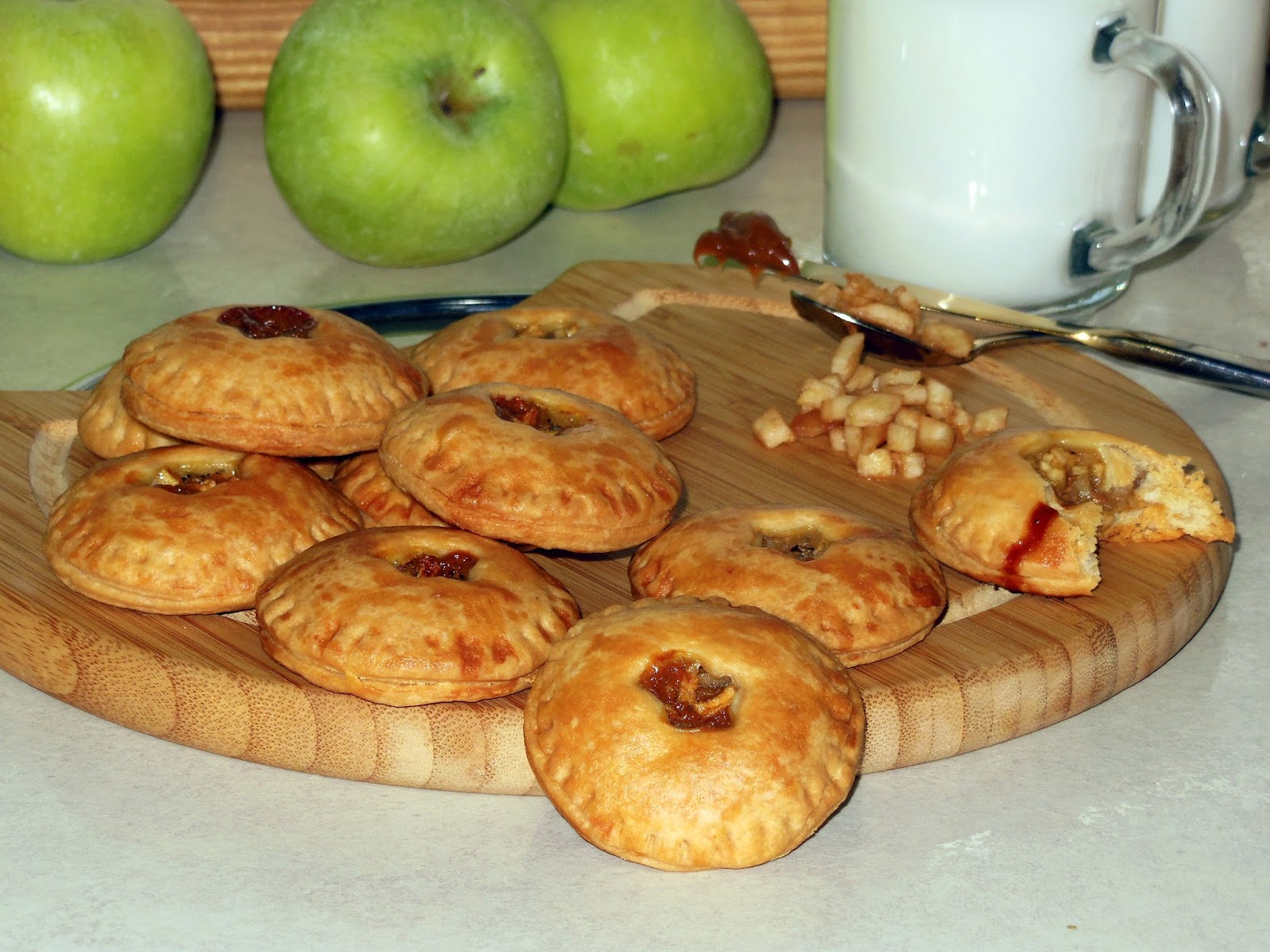 Печенье с яблочной начинкой